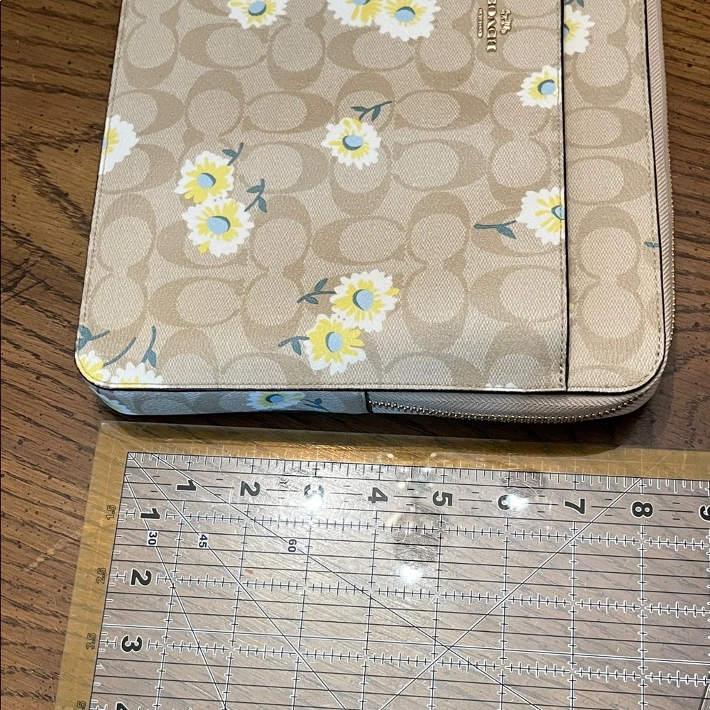 Coach Laptop Sleeve In Signature‎ Canvas With Daisy Print